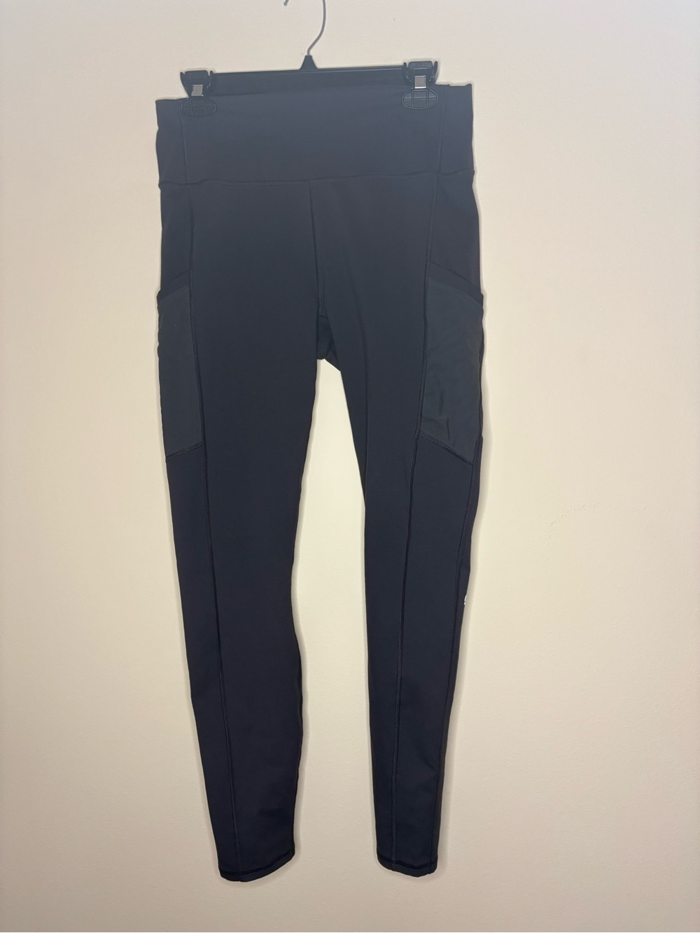 Fabletics PowerHold Leggings Black in Size M